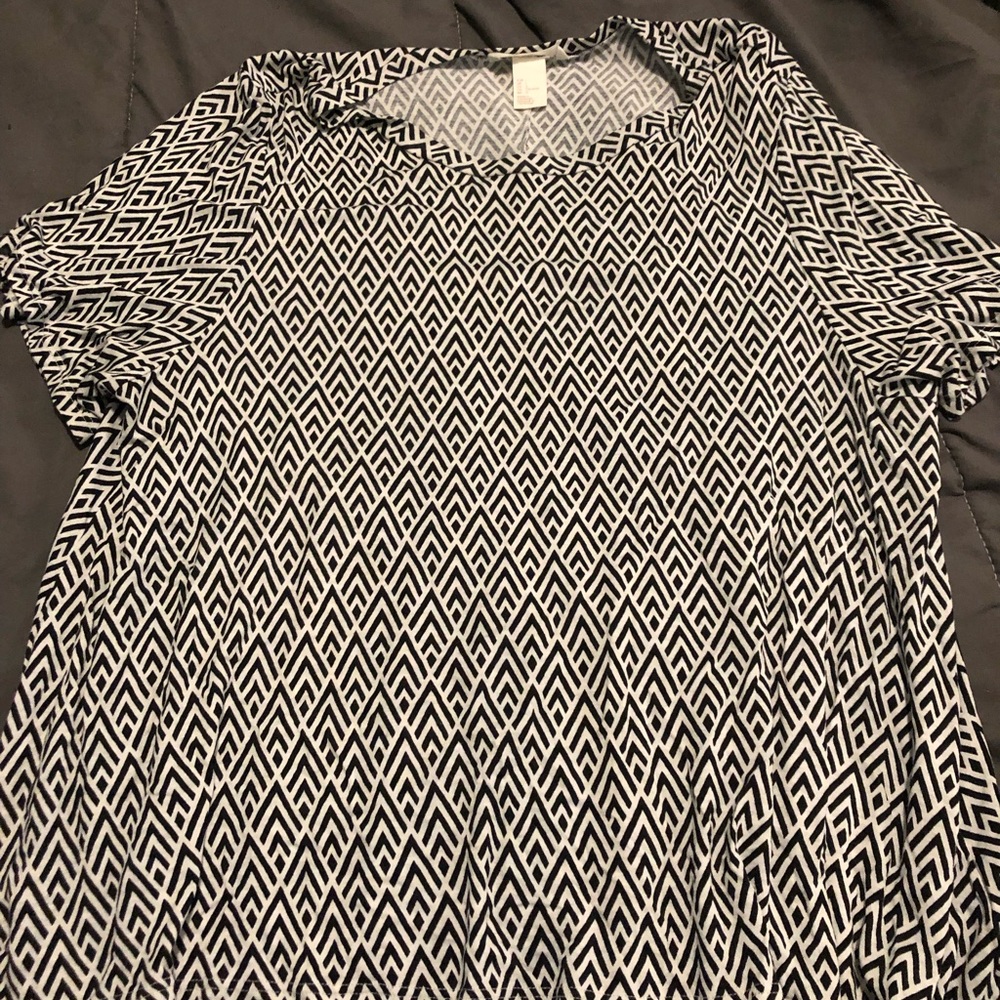 H&M pattern tee - Picture 1 of 2